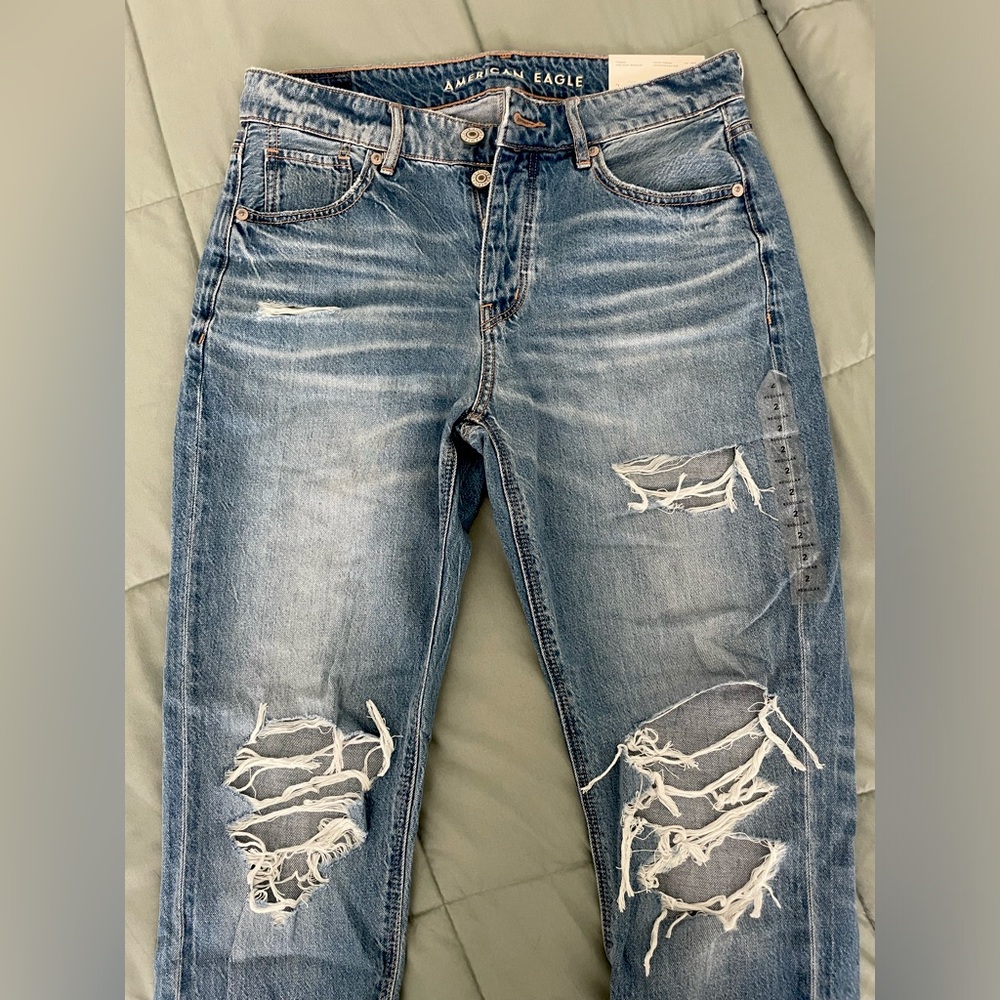 American Eagle size 2 (26) regular cut “tomgirl” jeans